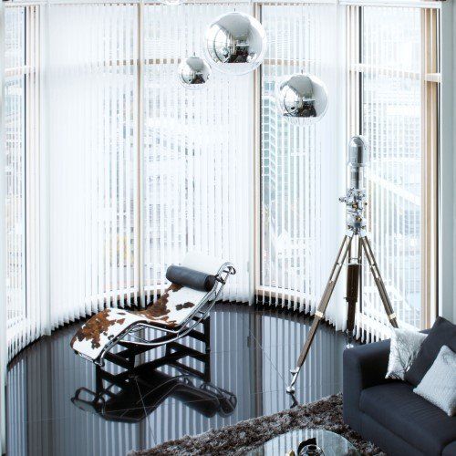 Verticale jaloezie gebogen rail